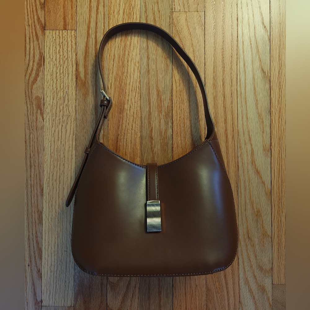 Elegant Brown Leather Shoulder Bag